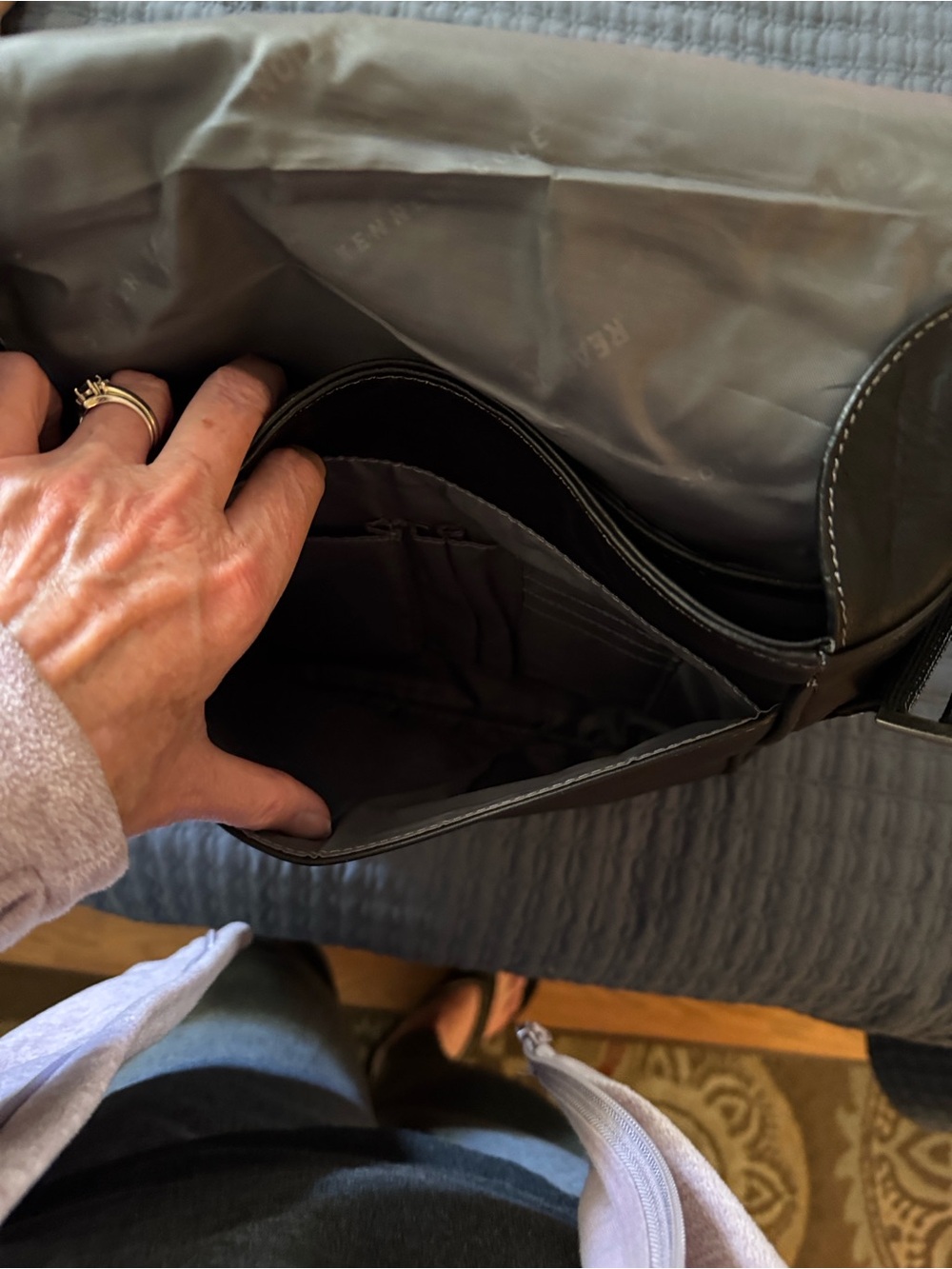 Kenneth Cole Reaction Black Leather Messenger Bag - Picture 6 of 10